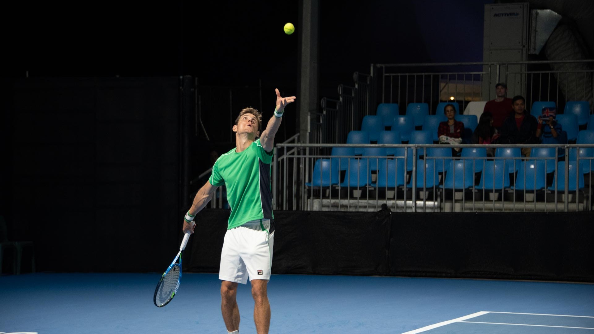 Твърд корт на ATP турнир – илюстрация към успеха на Александър Донски на двойки в Порто