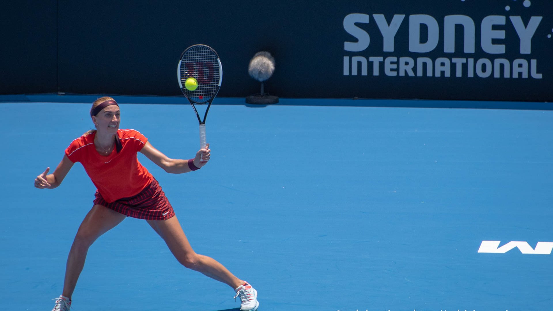 Илюстративна снимка от мач на WTA турнир на твърда настилка