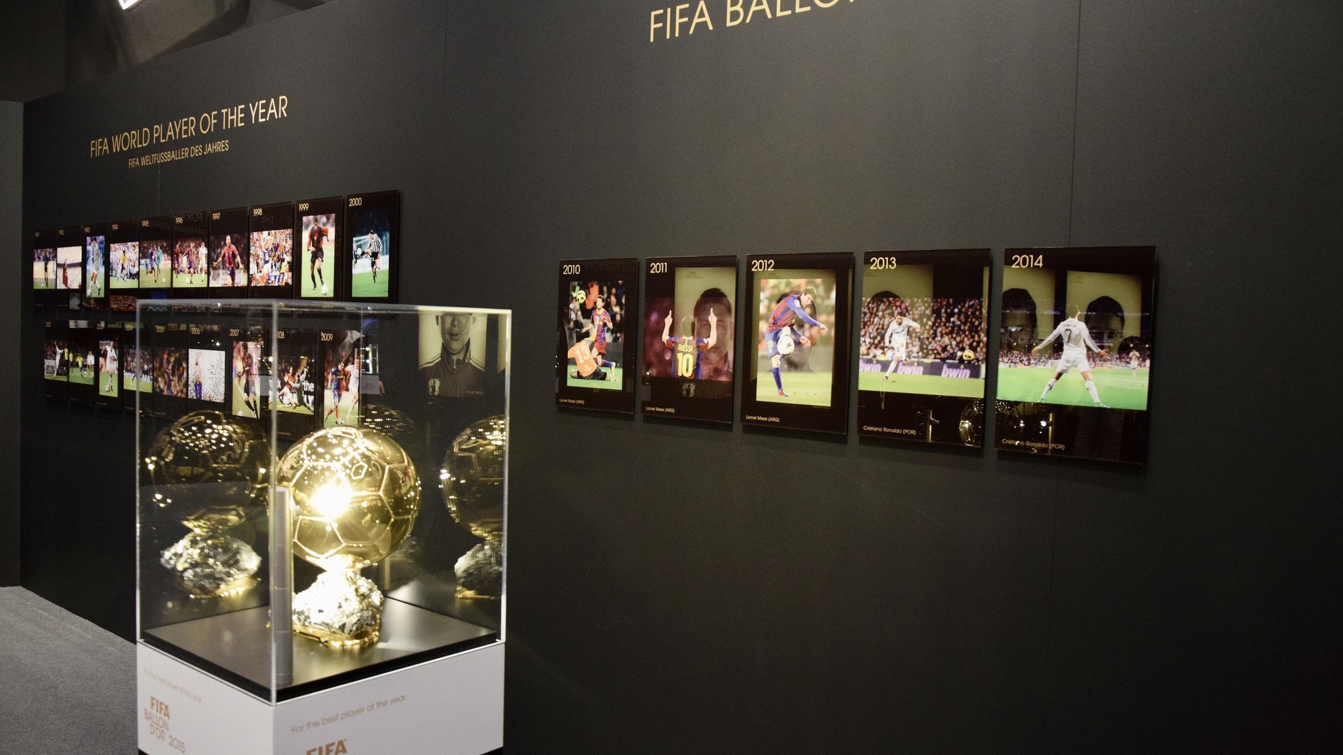 Изложба на трофеите „Златна топка“ в Музея на ФИФА в Цюрих