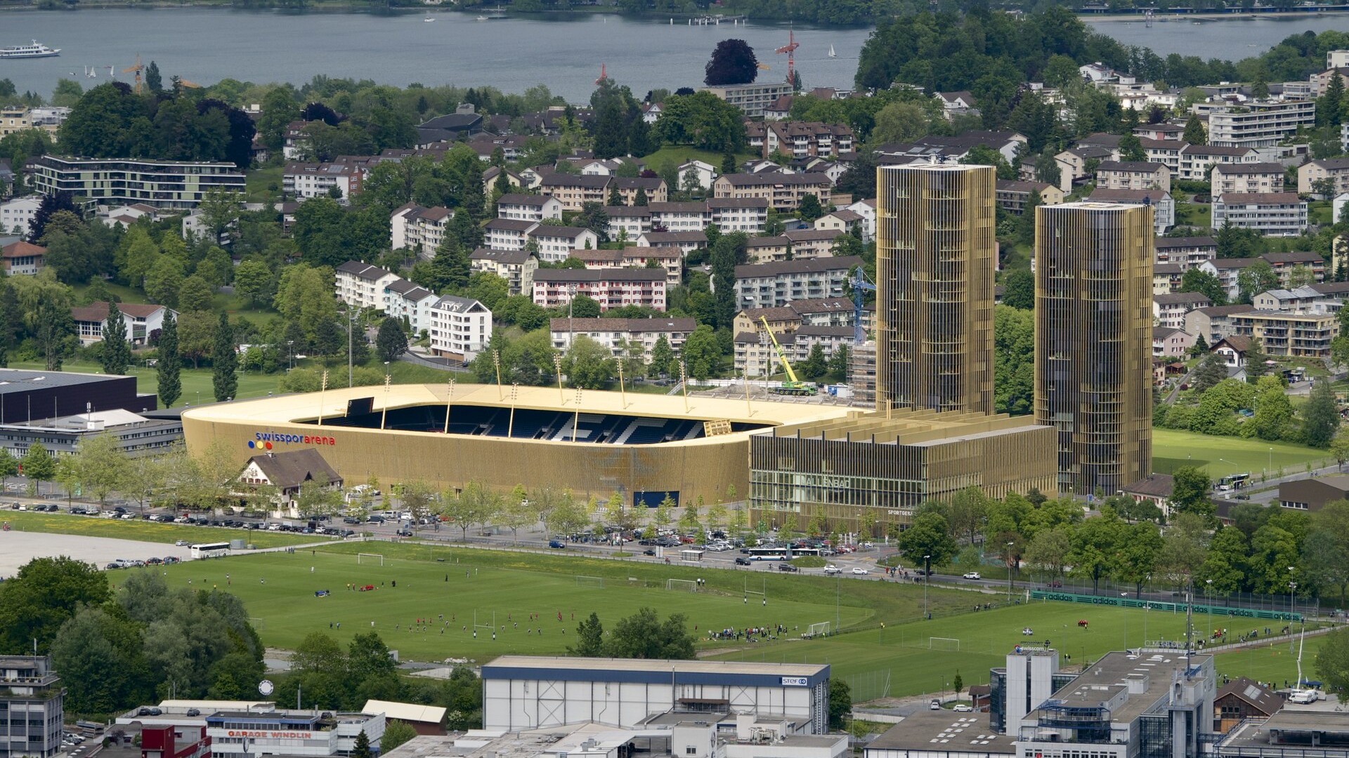 Swissporarena в Люцерн — стадионът на мача Швейцария–Словения