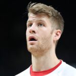 Везенков стана MVP на кръга и дебне рекорда на Ларкин